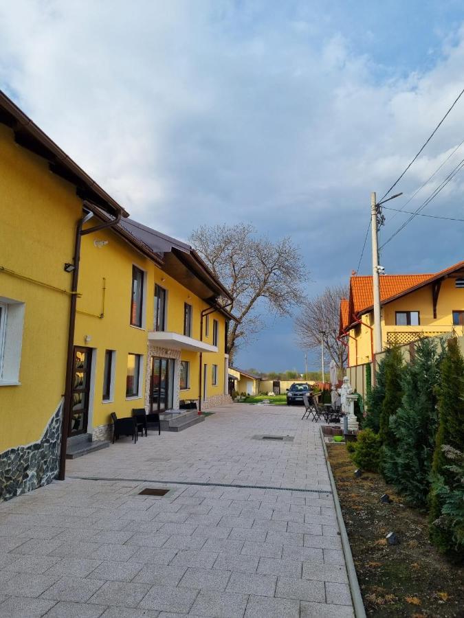 Izabella Guest House Сачеле Екстер'єр фото