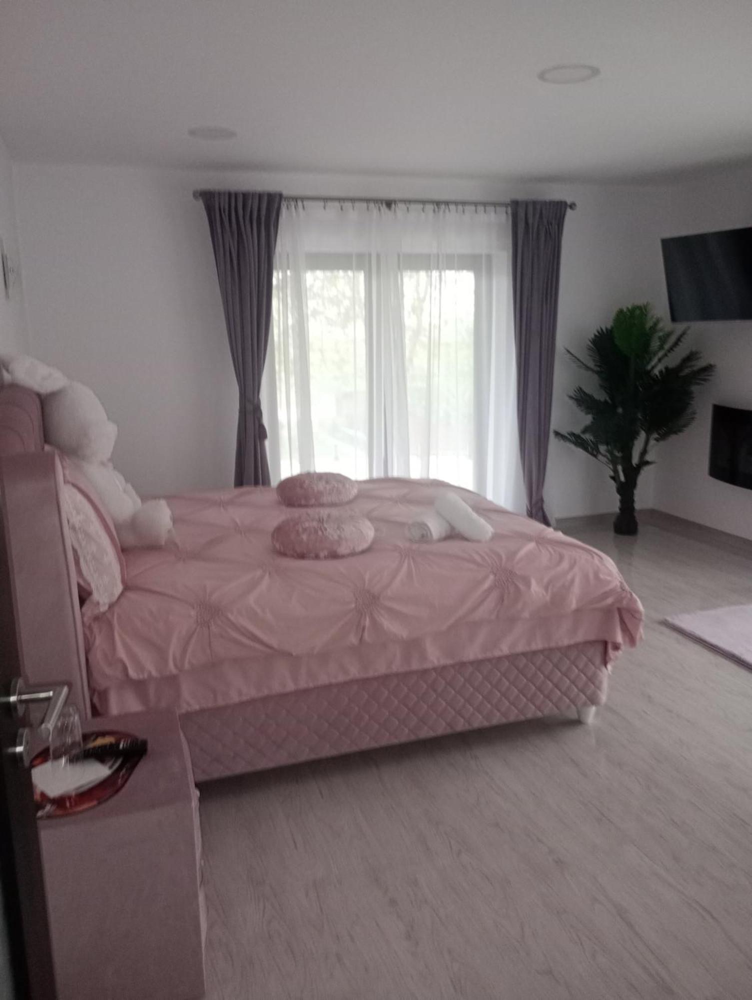 Izabella Guest House Сачеле Екстер'єр фото