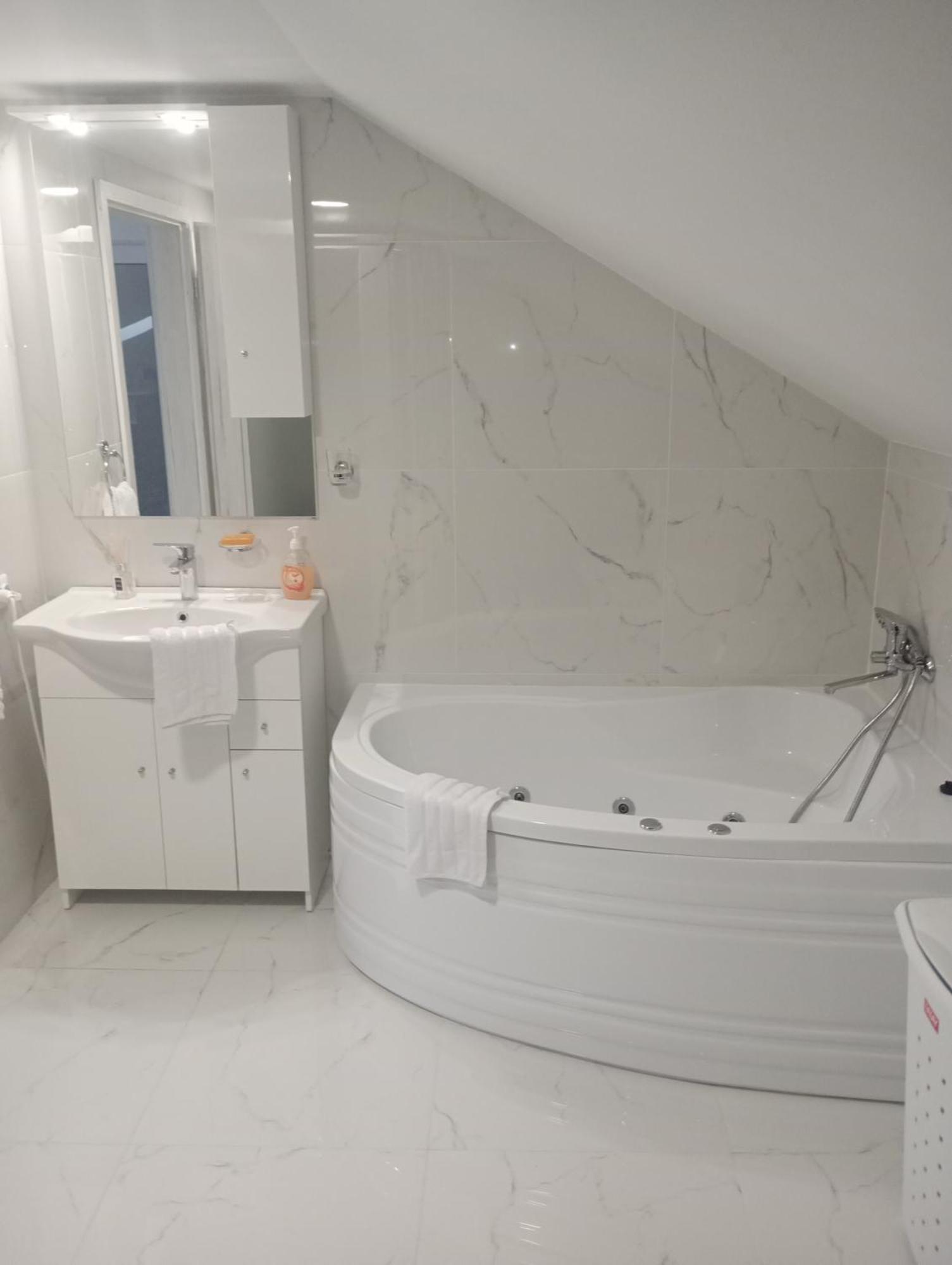 Izabella Guest House Сачеле Екстер'єр фото